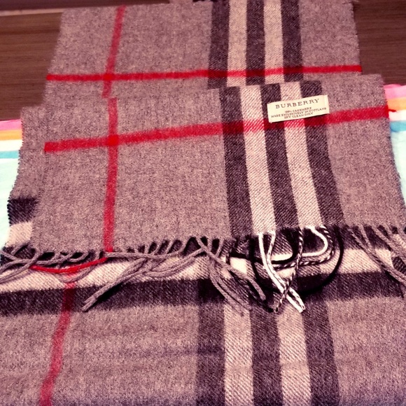 ⛄💖Burberry Cashmere Scarf - Picture 1 of 4